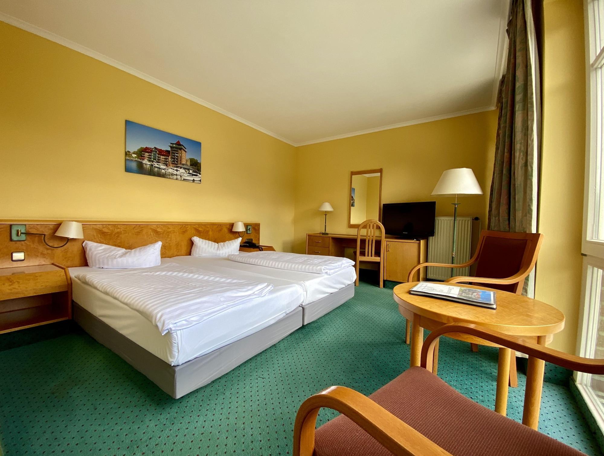 Park Hotel Fasanerie Neustrelitz Zewnętrze zdjęcie