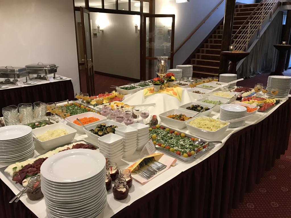 Park Hotel Fasanerie Neustrelitz Zewnętrze zdjęcie