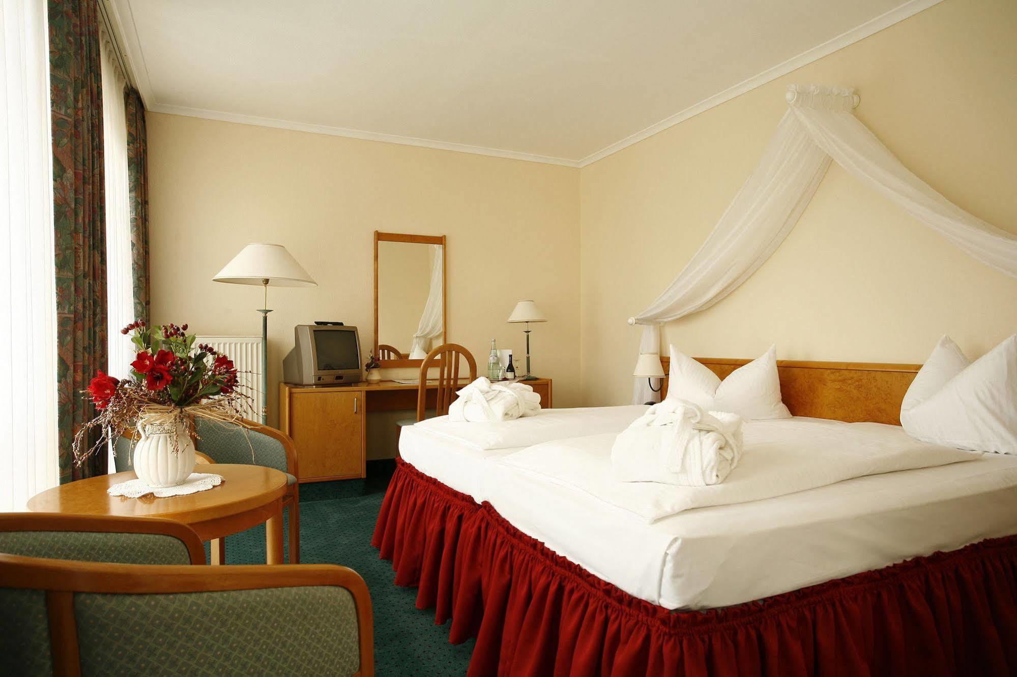 Park Hotel Fasanerie Neustrelitz Zewnętrze zdjęcie