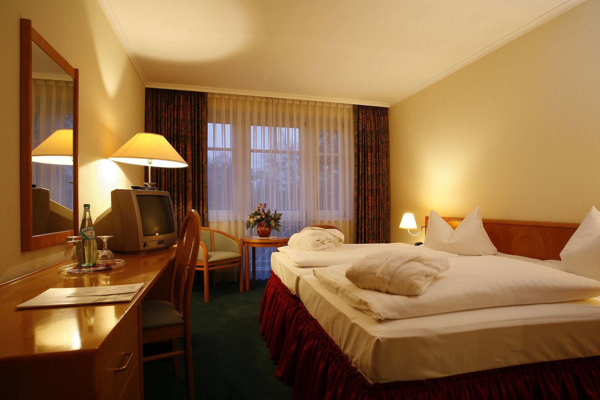 Park Hotel Fasanerie Neustrelitz Zewnętrze zdjęcie