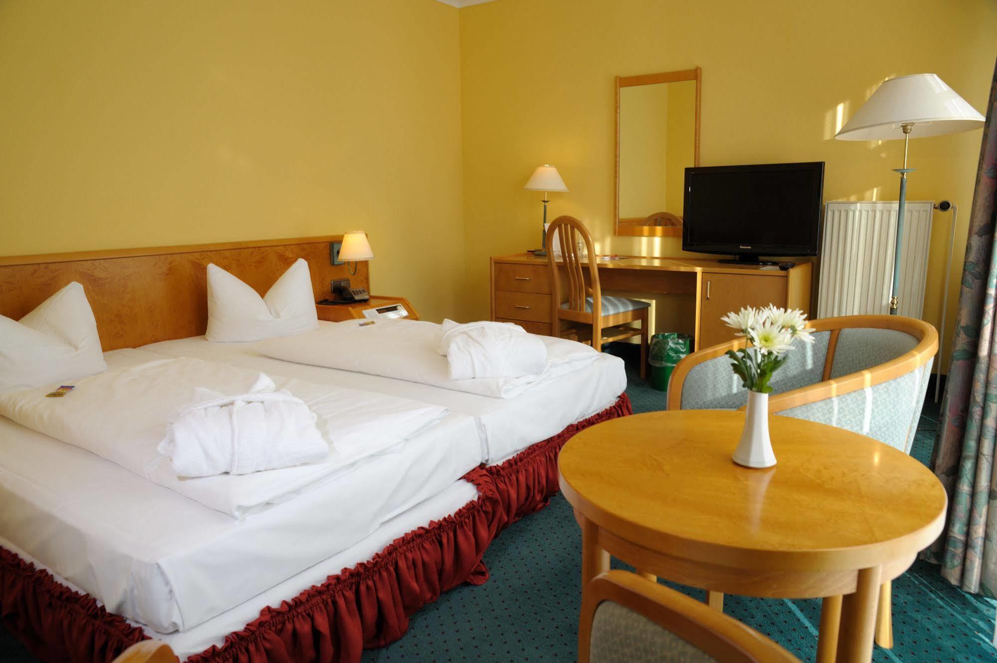 Park Hotel Fasanerie Neustrelitz Zewnętrze zdjęcie