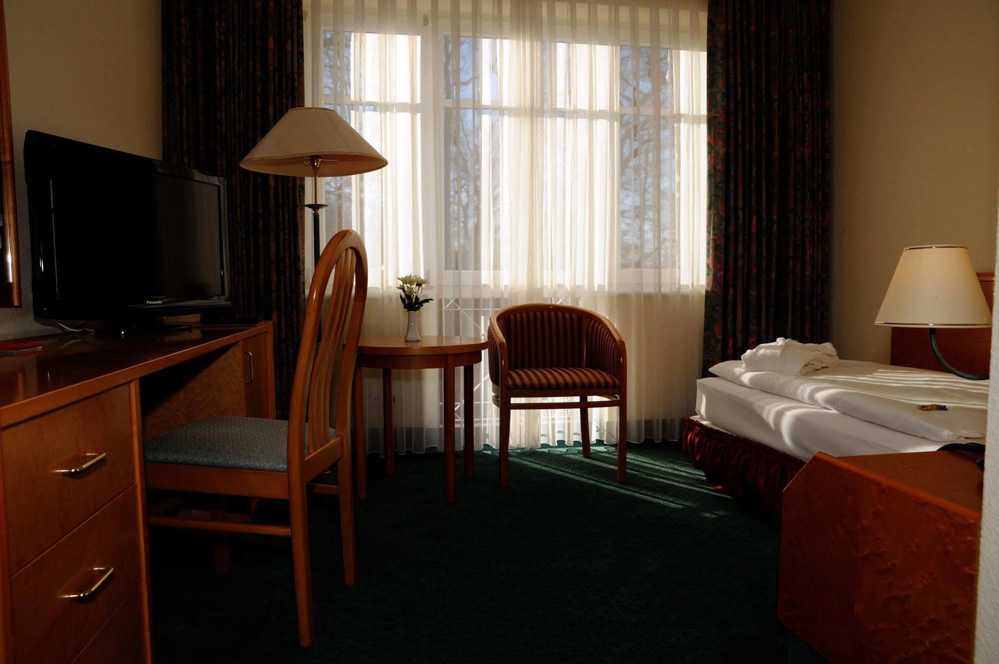 Park Hotel Fasanerie Neustrelitz Zewnętrze zdjęcie